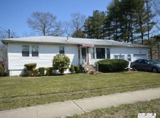595 Mount Ave, West Babylon, NY 11704