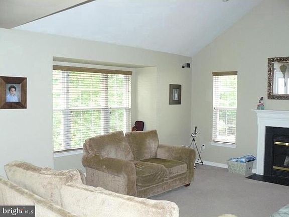 3rd image of 3252 Gossett Ct