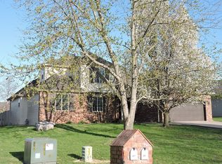 324 S Melaleuca Dr, Springfield, MO 65809