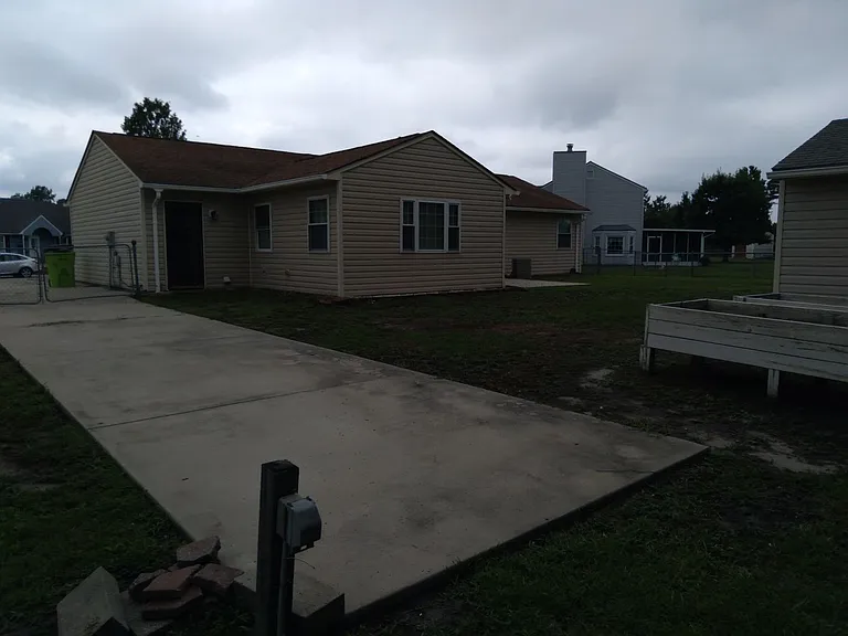 307 Kyle Dr — Photo 20
