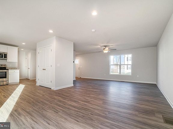 5th image of 109 Longview Dr