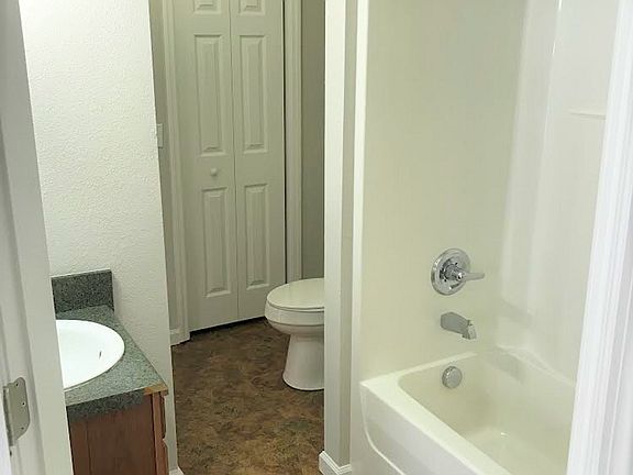2nd image of 1415 Charlotte St #1
