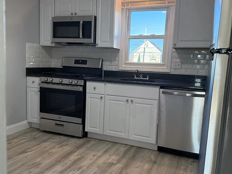 14 Saratoga Ave #5 — Photo 4