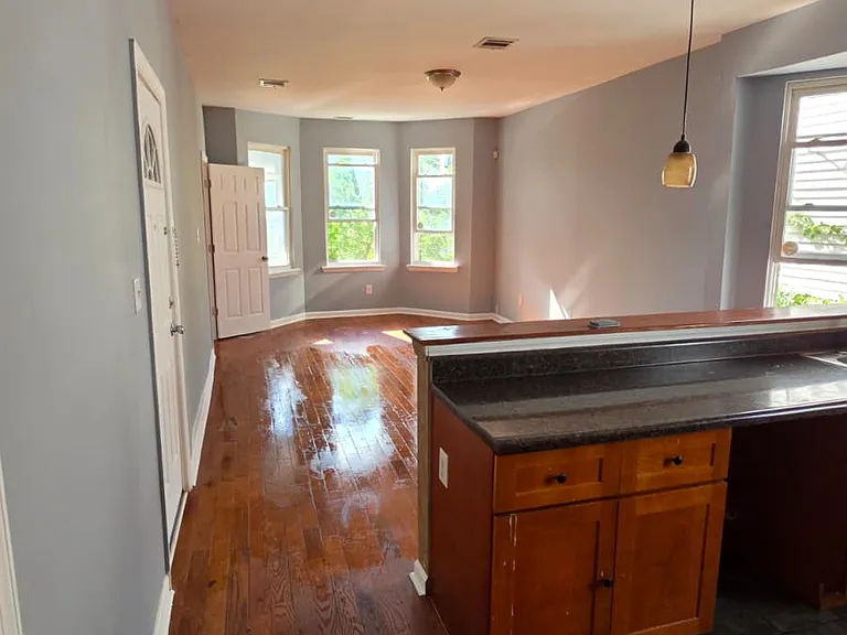 39 Seymour Ave #2 — Photo 5