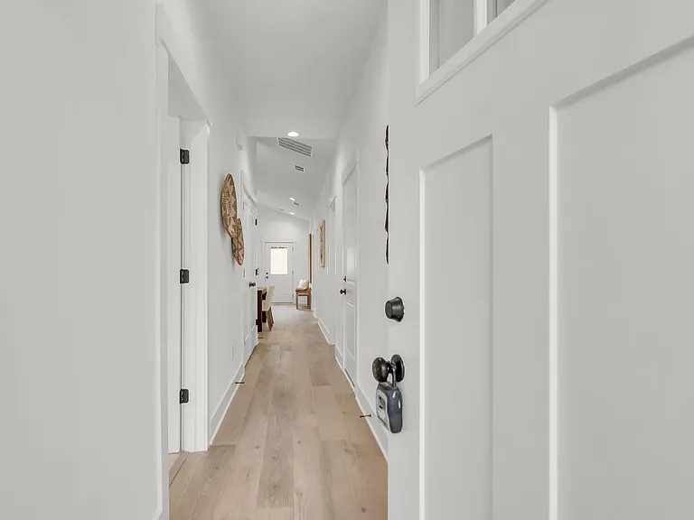 2304 Delano St — Photo 12