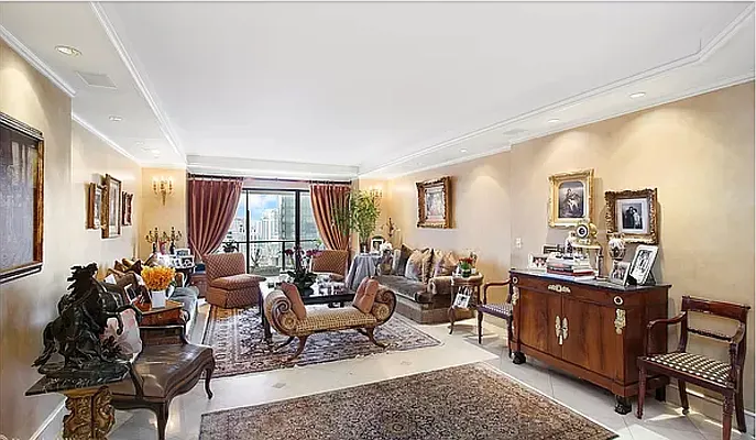 Sold by Compass | media 25