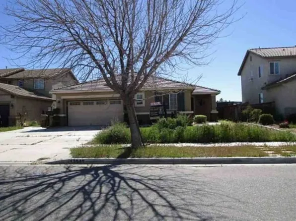 13849 Jackson St, Oak Hills, CA 92344