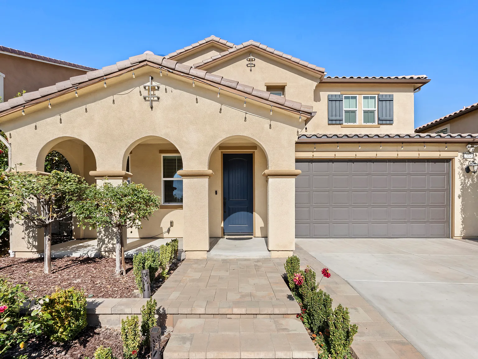 5 bed, 4.5 bath, 3598 sqft, $6,850 — Photo 2