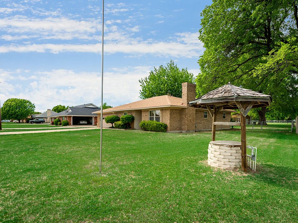 1st image of 106 Country Dr