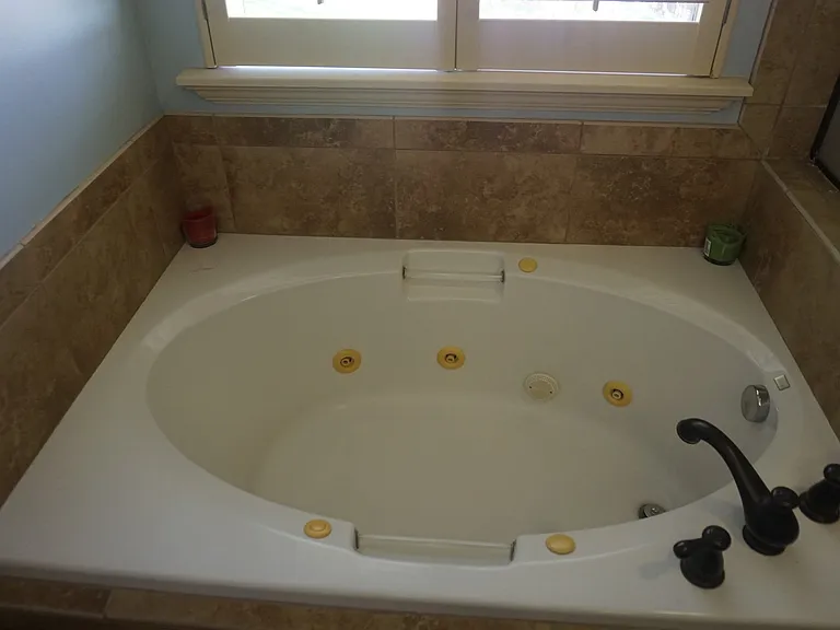 222 E Belle Glenn Cir — Photo 8