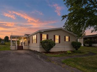 617 Sycamore Ln, Utica, NY 13502