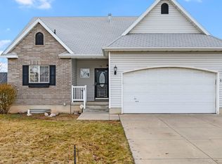 1314 S Banbury Dr, Syracuse, UT 84075