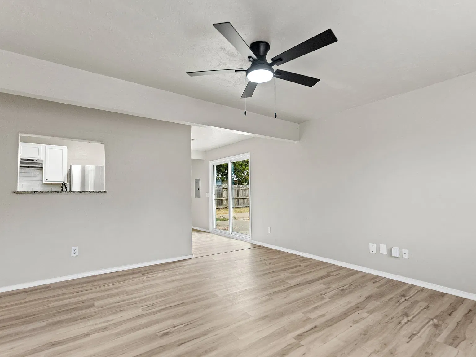 4 bed, 1380 sqft, $1,625 — Photo 3