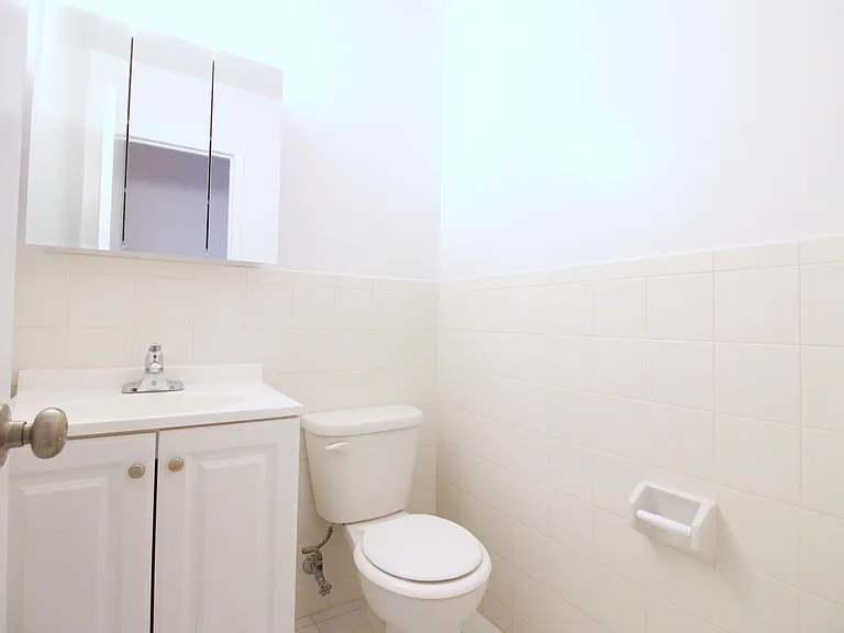 401 2nd Ave #19G — Photo 8