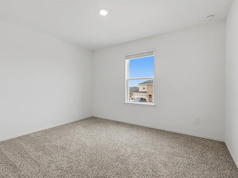 17719 Winfall Dr — Photo 35
