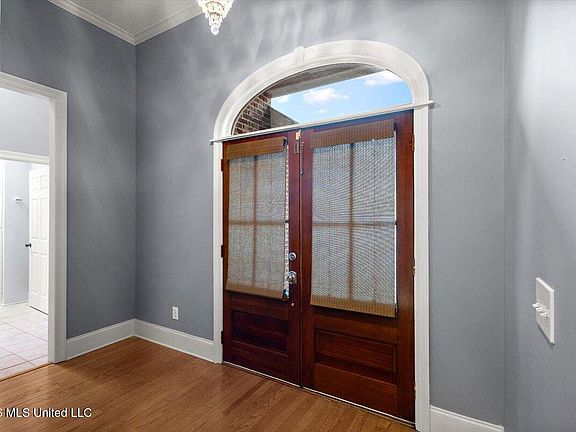 4th image of 204 Rampart St
