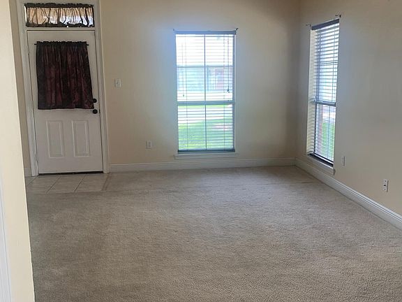 4th image of 514 S Daphne Dr