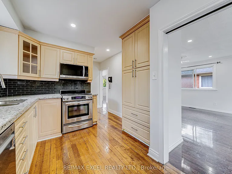 51 Tordale Cres — Photo 16