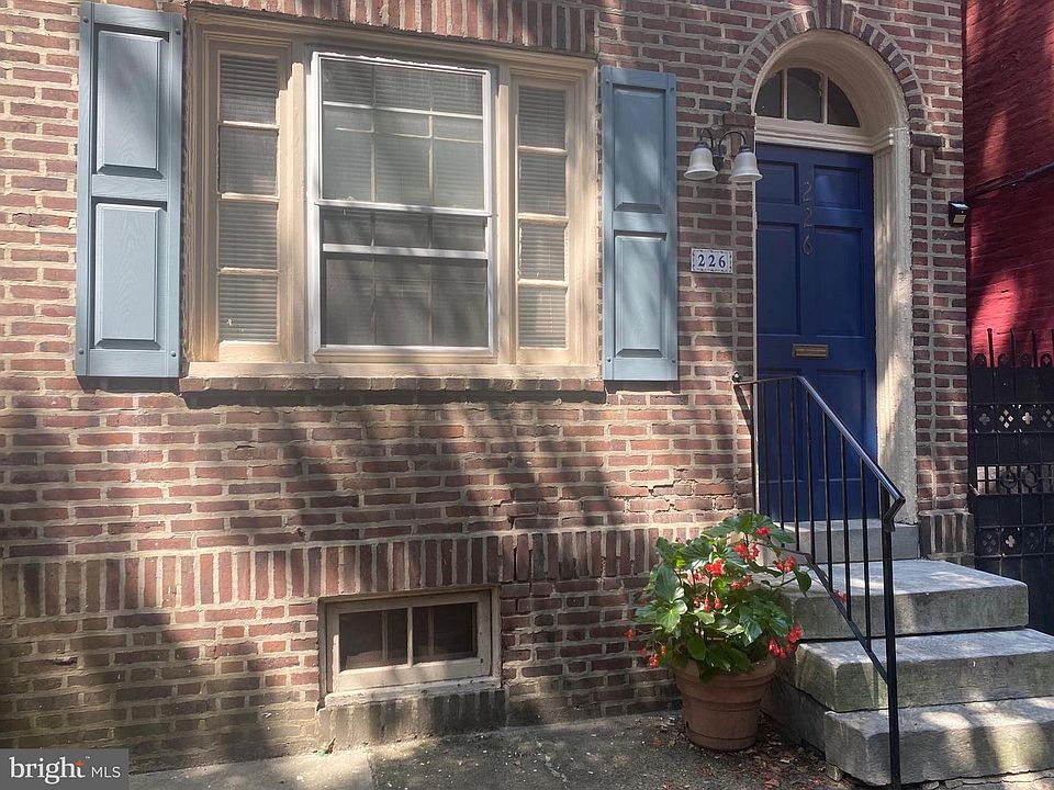 1st image of 226 S Quince St