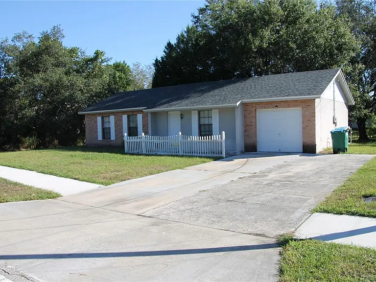 745 Whitewood Dr — Photo 16