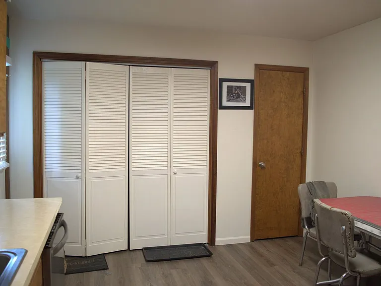 302 Oak St #B — Photo 7