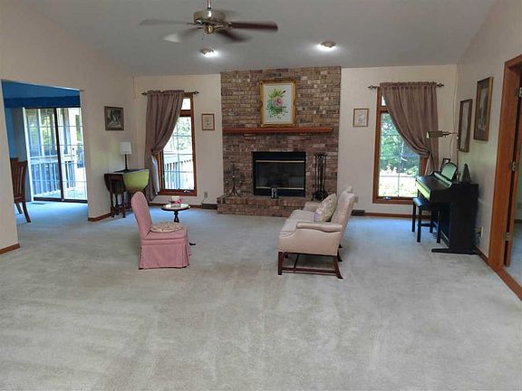 3rd image of 1342 Sunmeadow Ln