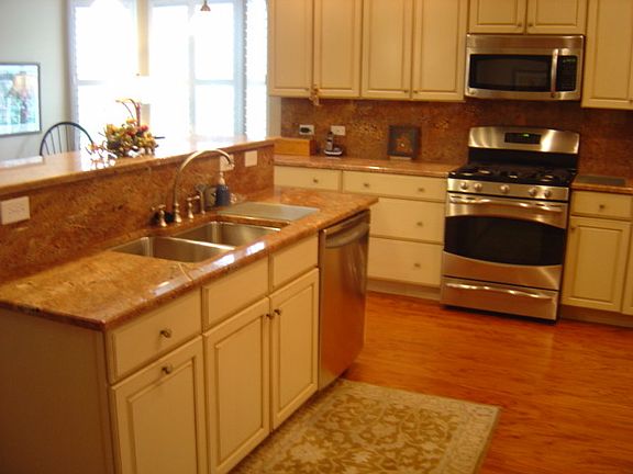 5th image of 1004 Broadmoor Dr