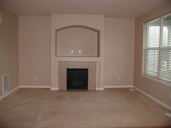 5th image of 3766 SE Scarlet Pl