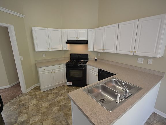 4th image of 620 Avalon Forest Dr