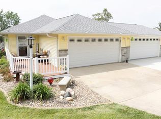 10597 Wildflower Dr, Unionville, MO 63565