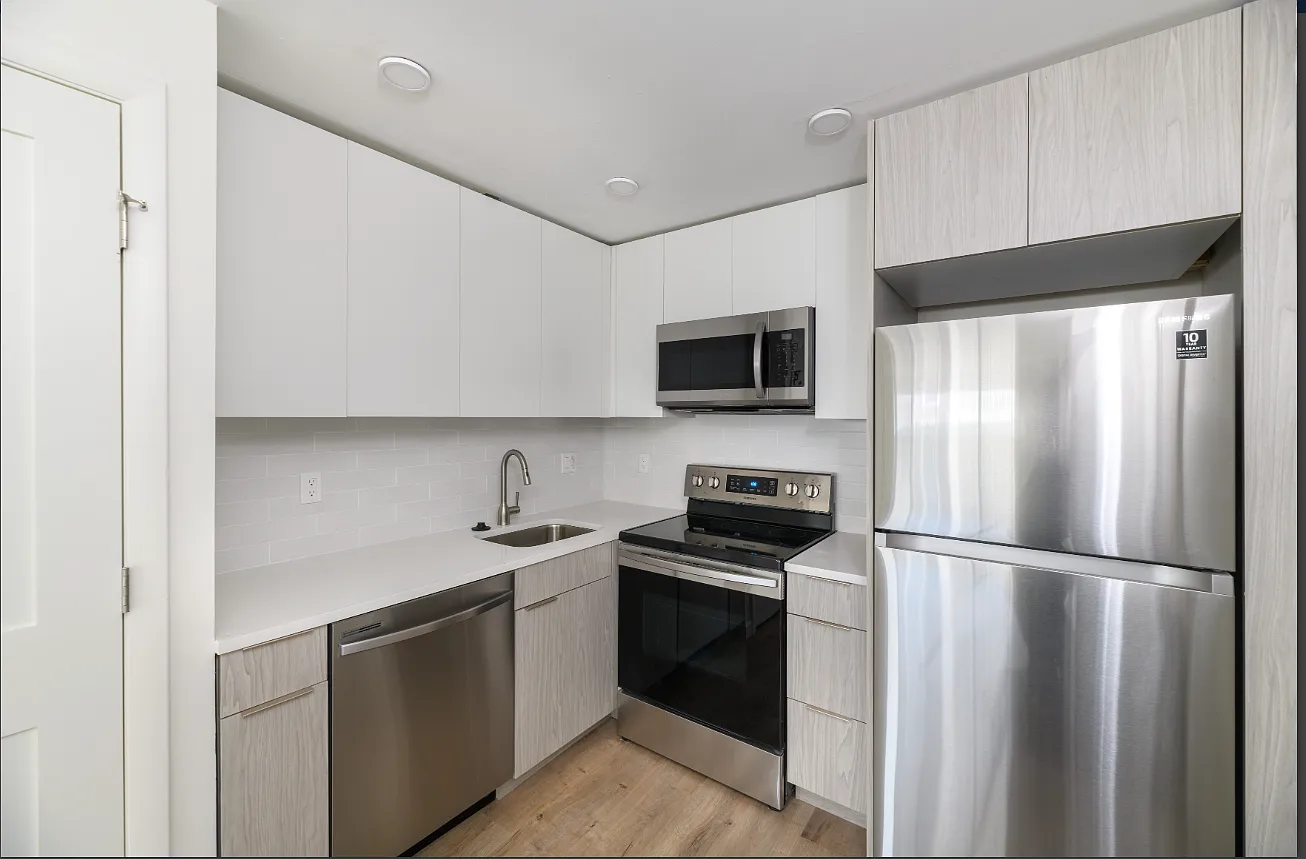 2 bed, $3,400 — Photo 1