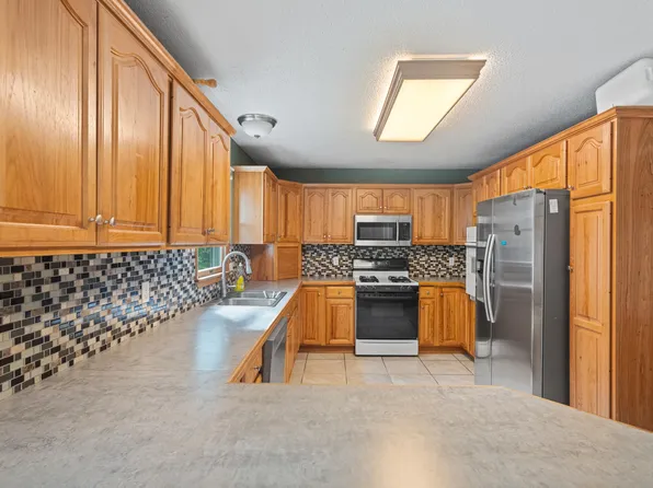 1330 S Griffin St, Grand Haven, MI 49417