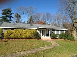 1 Pond Ln, Mahwah, NJ 07430