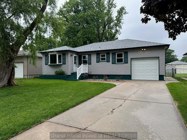 1412 N Ruby Ave, Grand Island, NE 68803