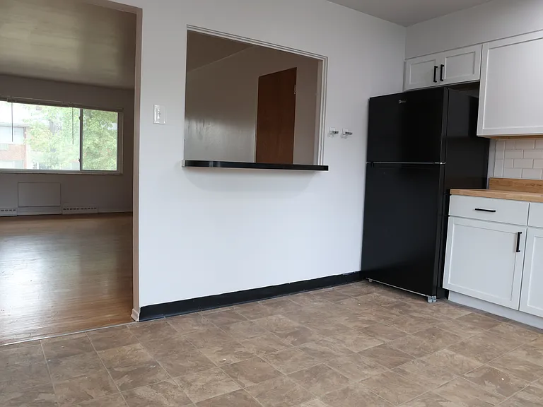 Atherton Apartments — Photo 8