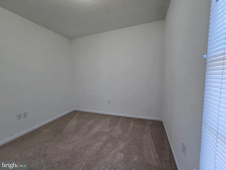 23 Lordship Ln — Photo 31