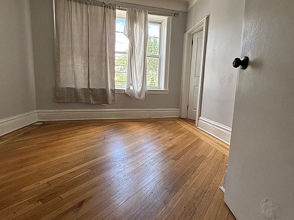 4th image of 104 Baldwin Ave Floor 2