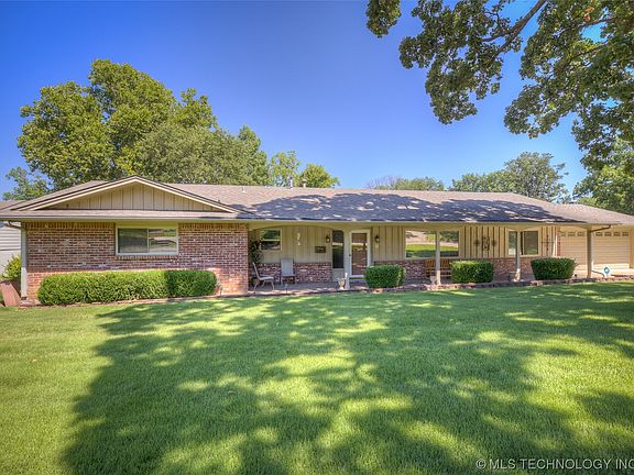 3rd image of 2640 Evergreen Dr