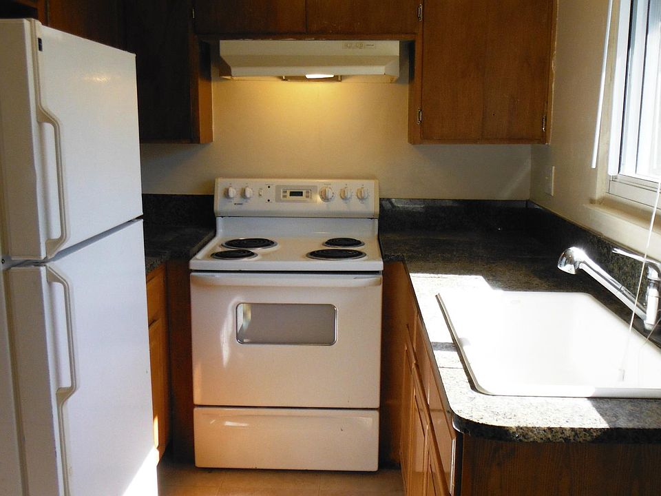 1st image of 684 Vine St APT 4