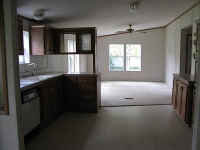 4th image of 330 E Williams St