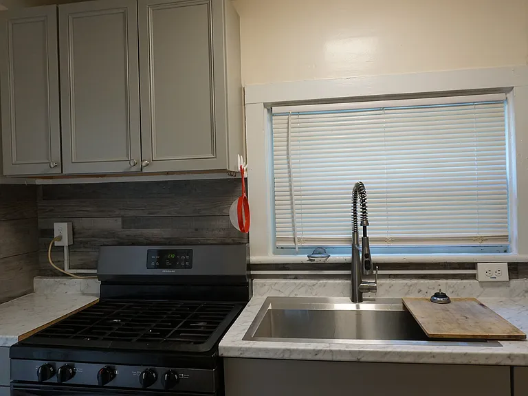 532 Carlton Ave #1 — Photo 3