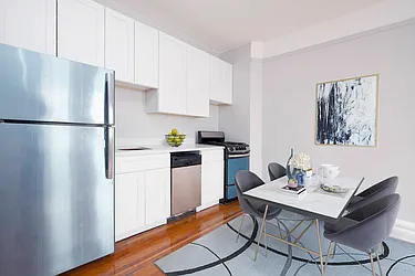 Rented by R New York