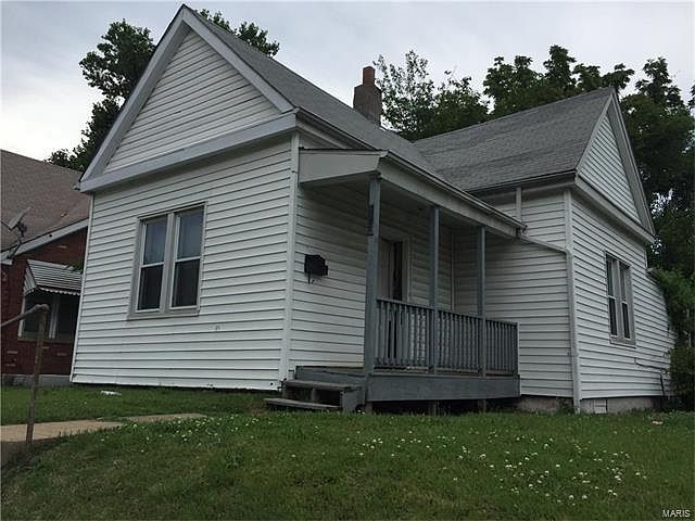1st image of 905 Elias Ave