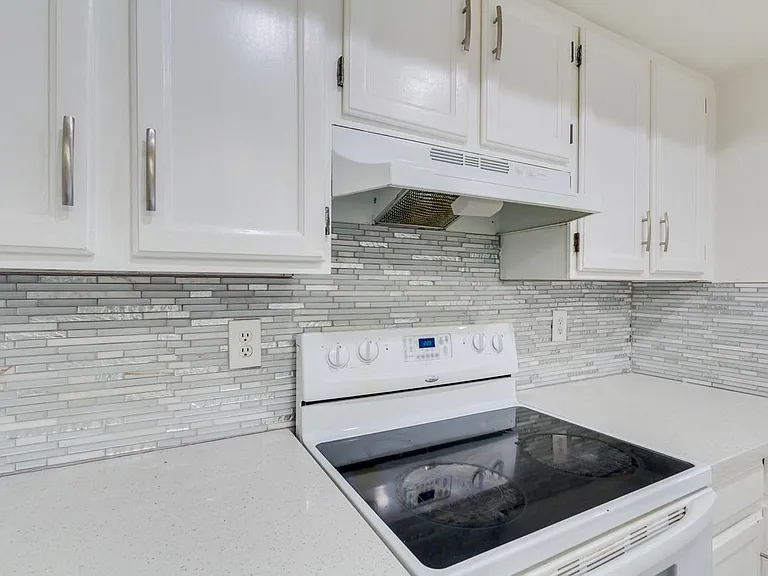 1440 W La Jolla Dr — Photo 12