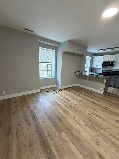 Building Photo - 430 Bunkerhill Dr