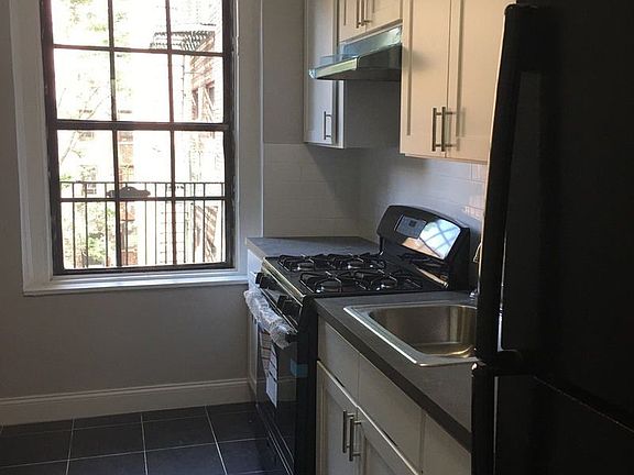 5th image of 2755 Barker Ave APT W31
