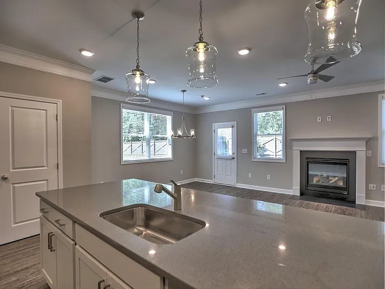 1912 Allagash Ln — Photo 6