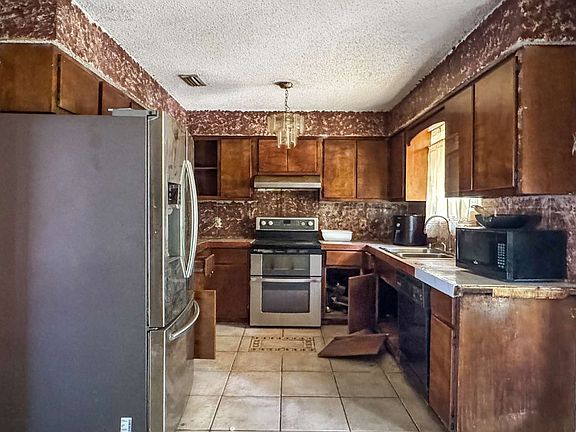 4th image of 505 2nd Ave NW