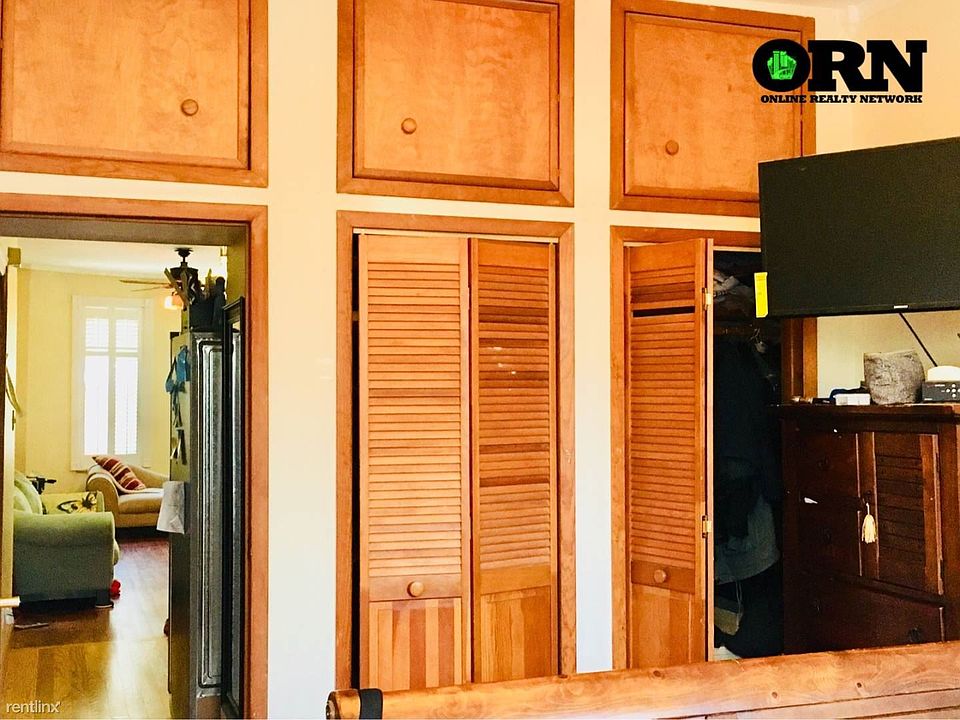 10490330-74m7pR9qTT56bz1Q