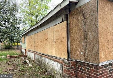2nd image of 512 47th St NE